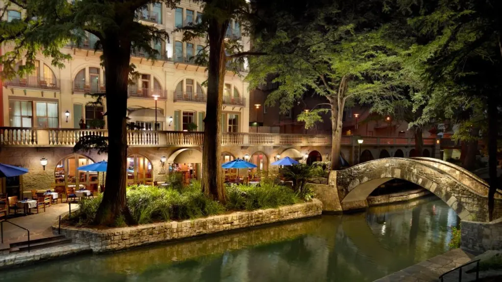 Best San Antonio Hotels with Balcony