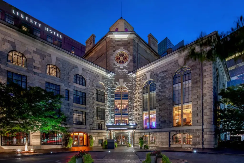 Boston Hotels with Balcony