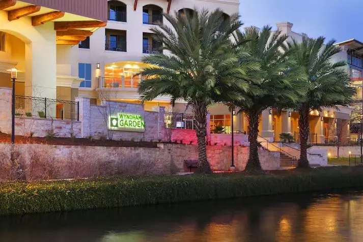 Best San Antonio Hotels with Balcony